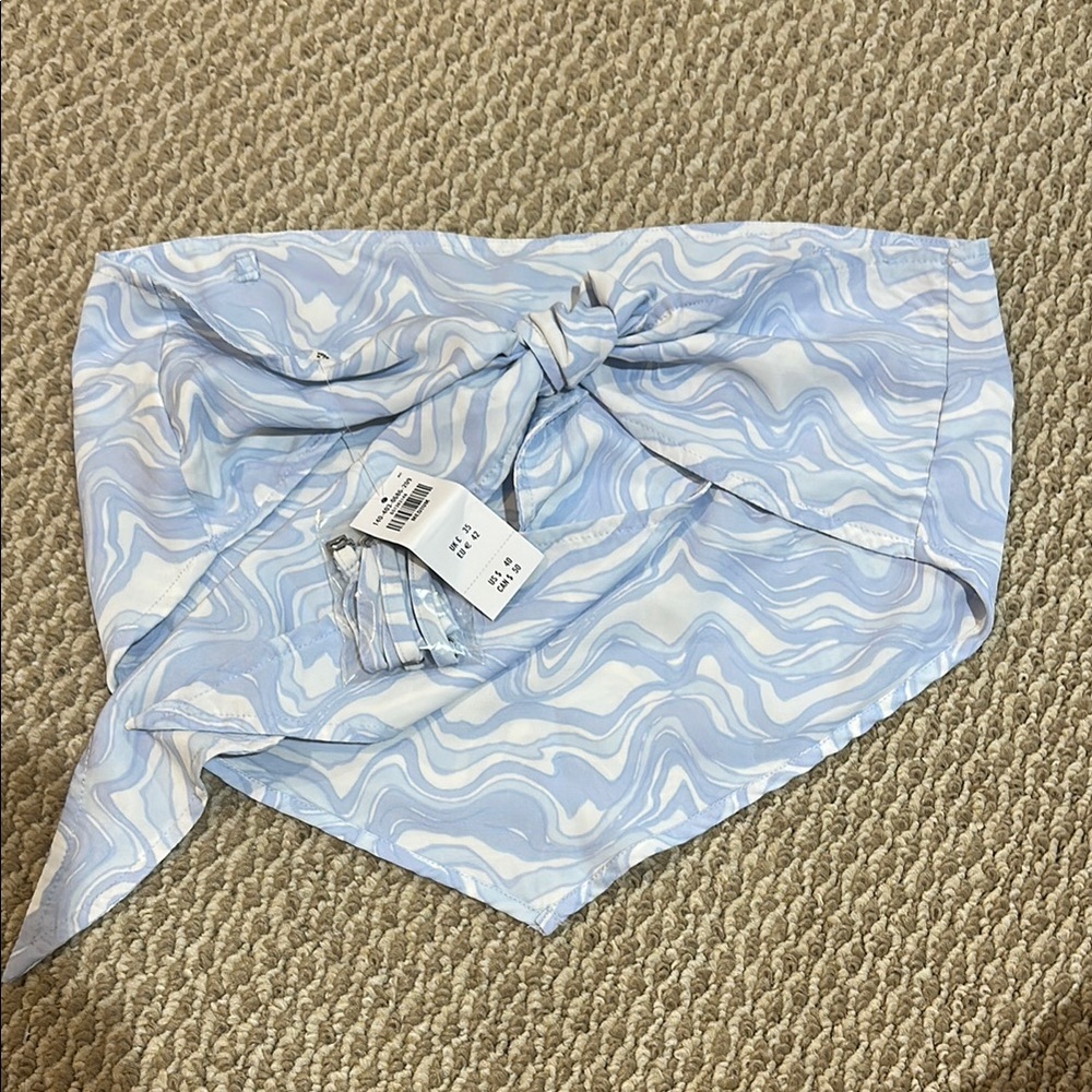 NWT Abercrombie size M - Blue and White Swirl Bandana top - Picture 3 of 3
